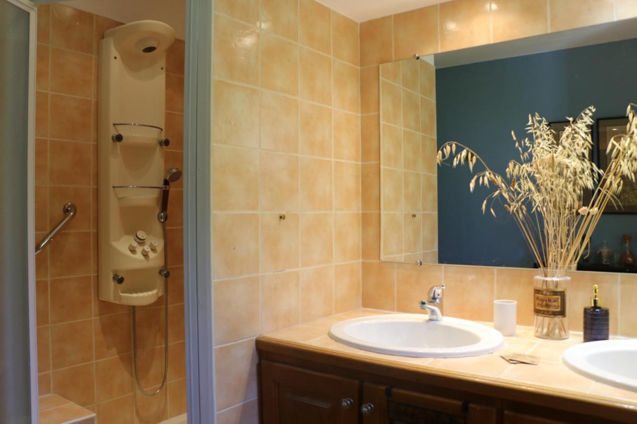 Les Chambres De Fanny Cabrieres-d'Aigues Luaran gambar